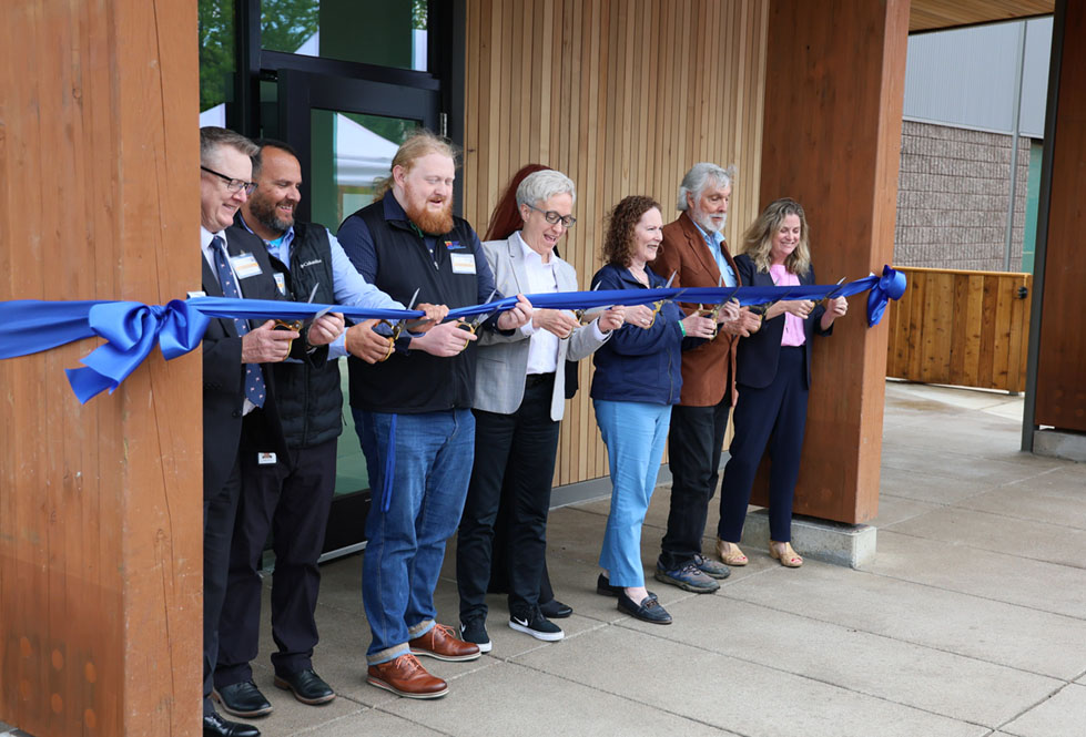 Benton County Crisis Center ribbon cutting